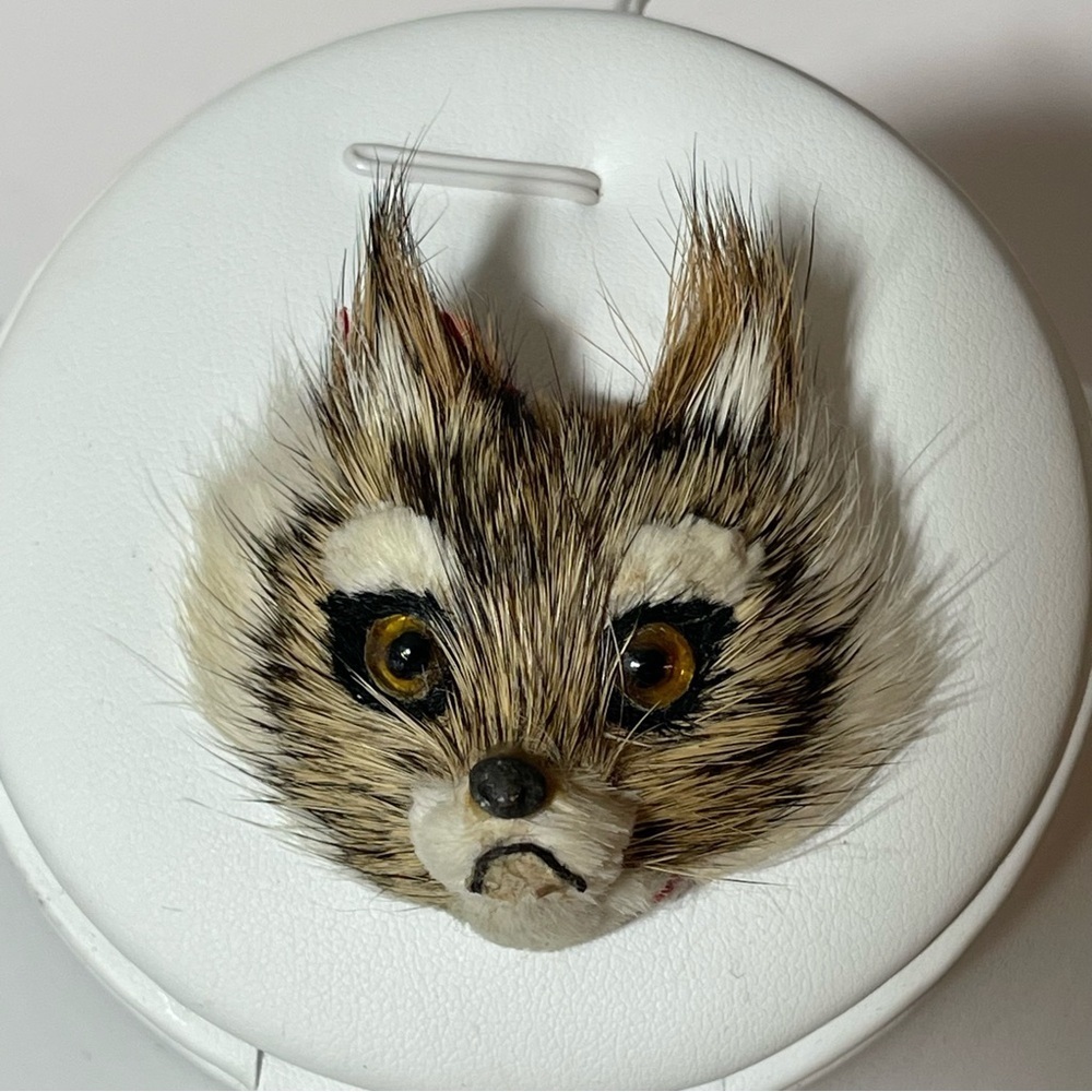 Swedish Vintage 1970s Handcrafted Värmland Raccoon Wolf Animal Head Brooch Fur‌ - Picture 4 of 6